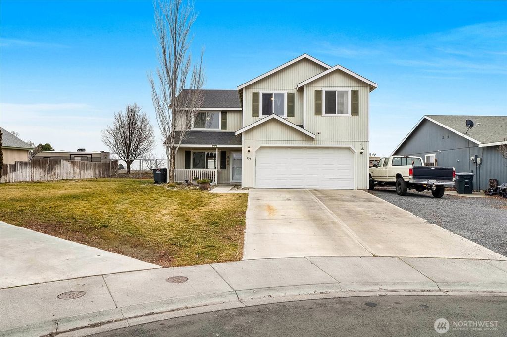 Photo of 1407 S Husky Drive, Moses Lake, WA 98837 (MLS # 2471555)