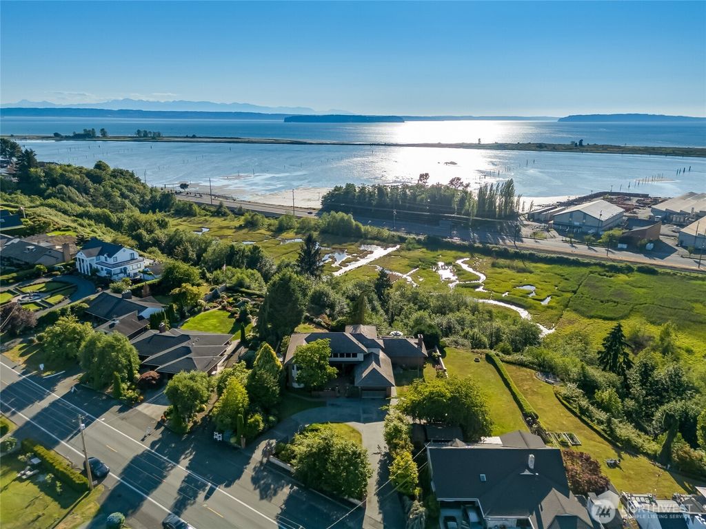 Photo of 416 Alverson Boulevard, Everett, WA 98201 (MLS # 2434914)