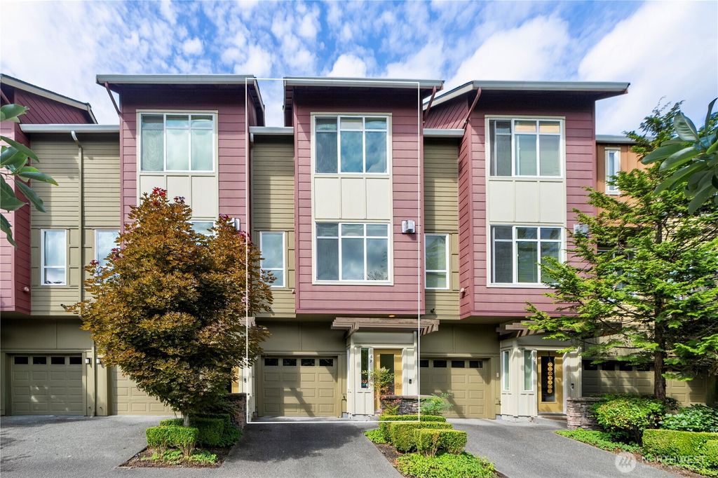 Photo of 69 Cougar Ridge Road NW #2104, Issaquah, WA 98027 (MLS # 2423120)