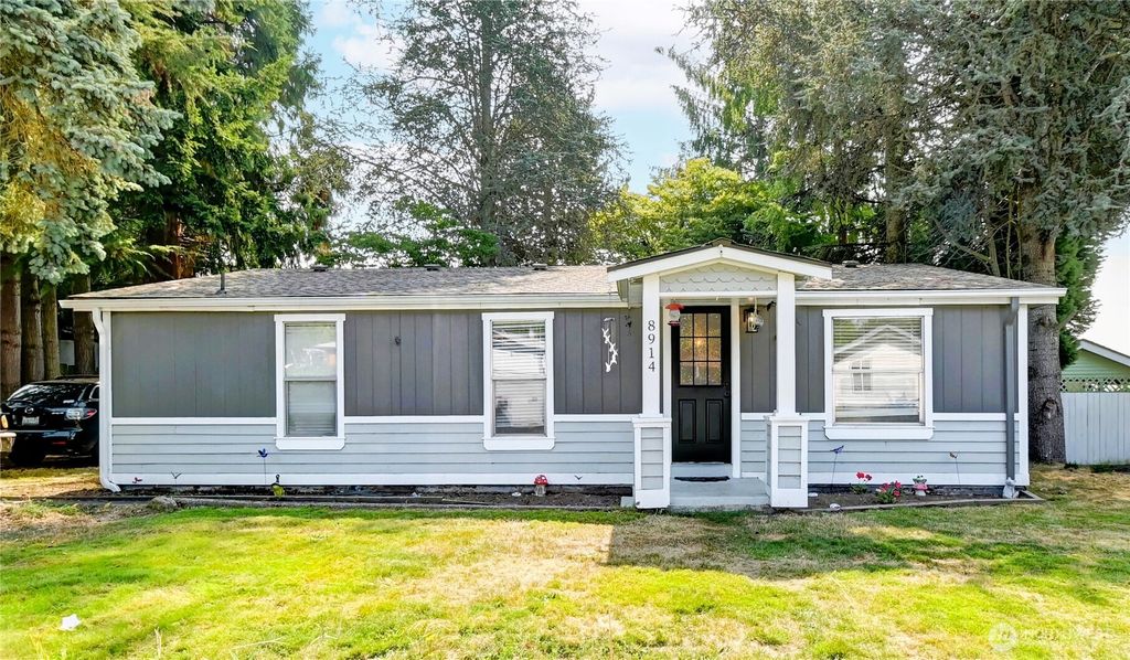 Photo of 8914 12th Place SE, Lake Stevens, WA 98258 (MLS # 2433208)