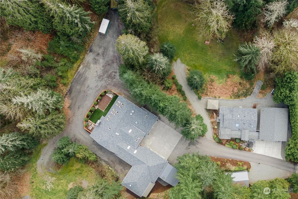 Photo of 17502 Issaquah Hobart Rd Rd SE, Issaquah, WA 98027 (MLS # 2210243)