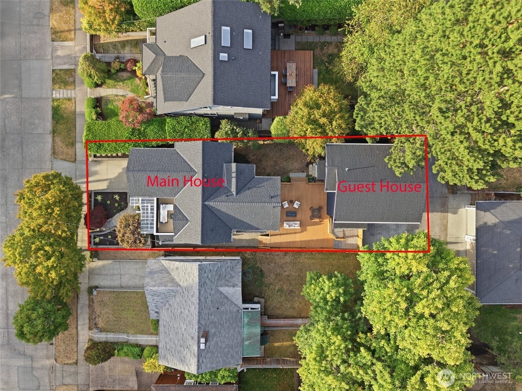 Photo of 2536 31st Avenue W, Seattle, WA 98199 (MLS # 2581383)