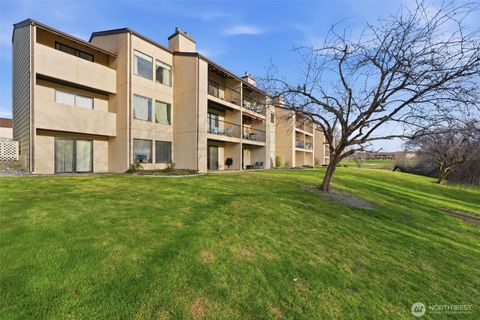 Photo of 303 Gage Boulevard #322, Richland, WA 99352 (MLS # 2502530)