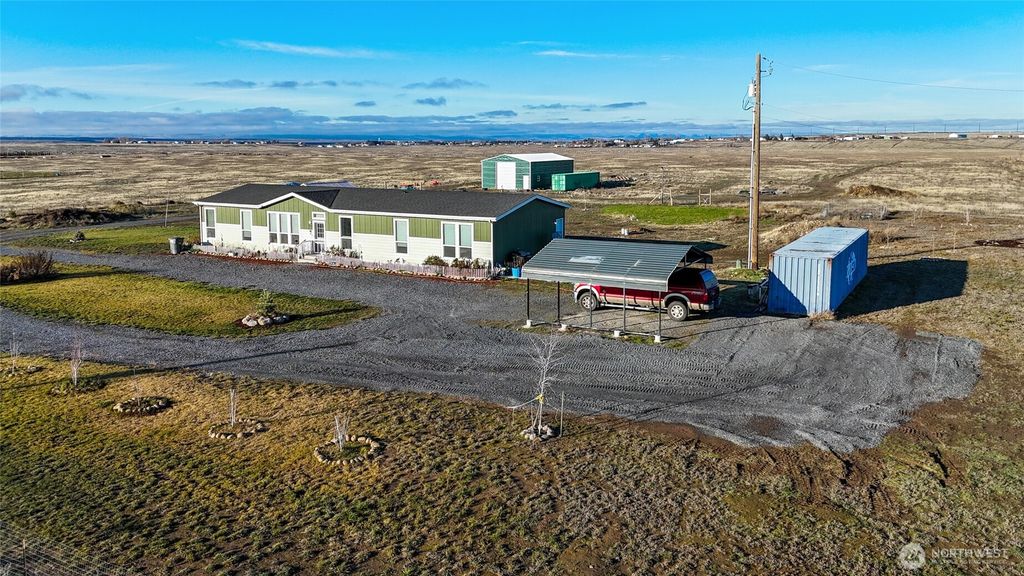 Photo of 4258 7.8 Road NE, Moses Lake, WA 98837 (MLS # 2475643)