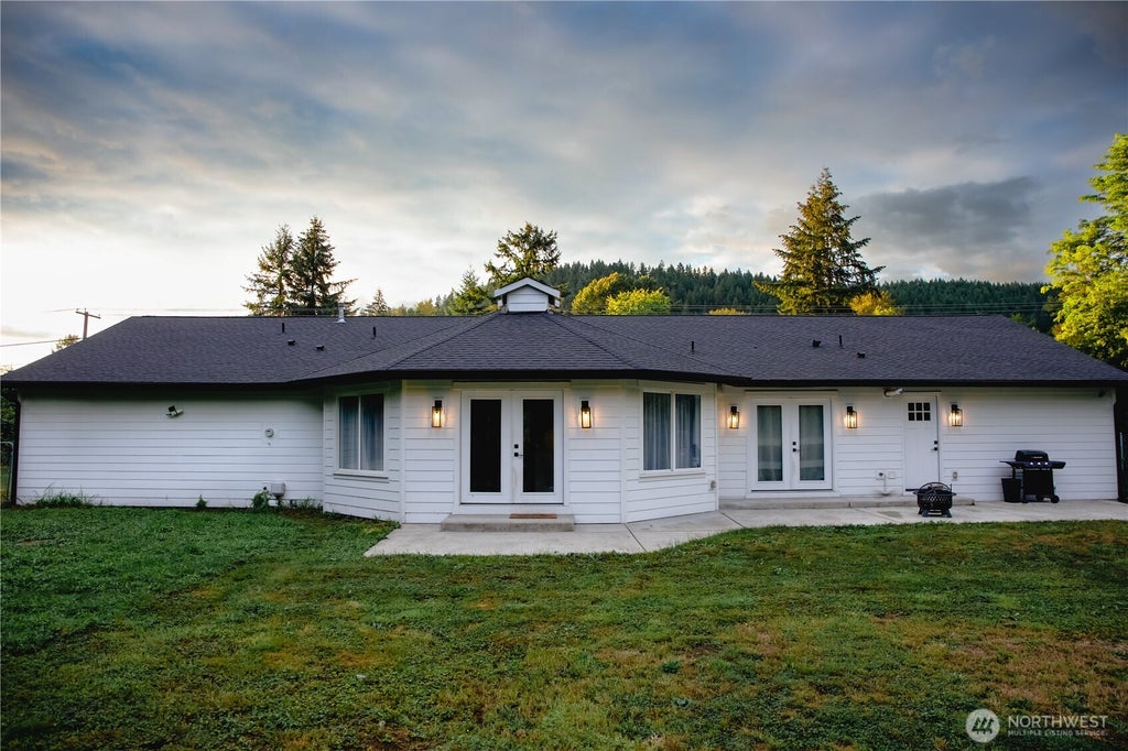 Photo of 18715 Pioneer Way E, Orting, WA 98360 (MLS # 2561464)