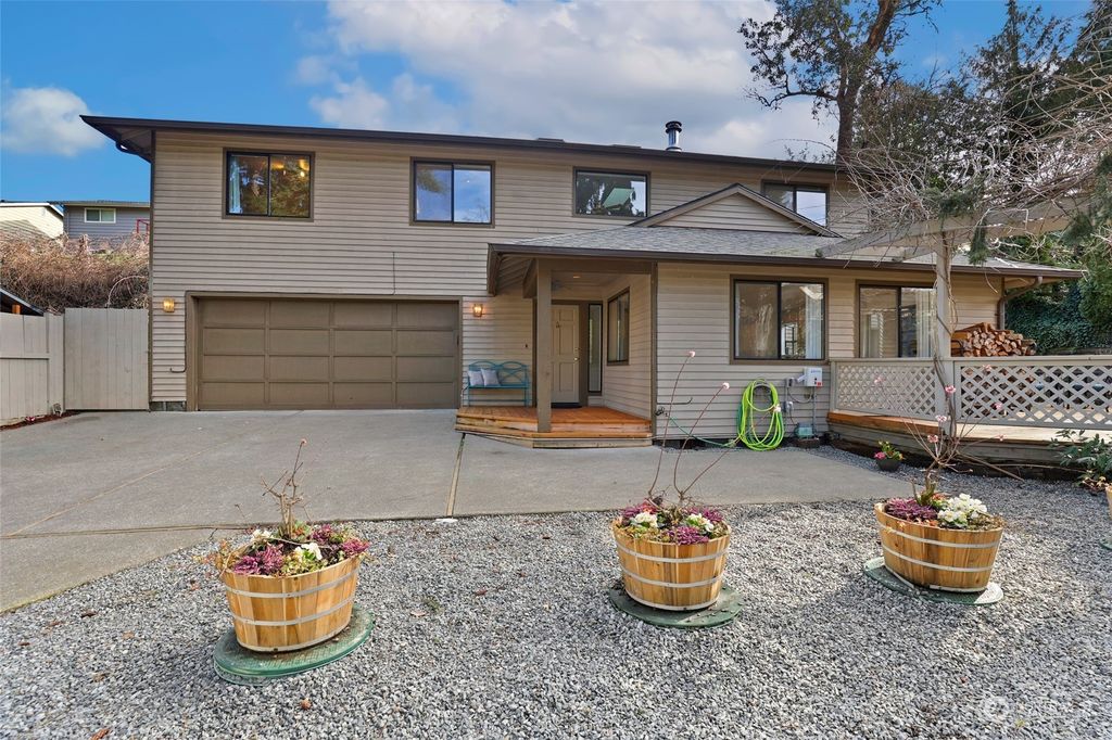 Photo of 20018 1st Place S, Des Moines, WA 98198 (MLS # 2199364)