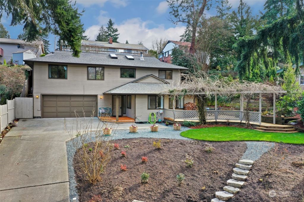 Photo of 20018 1st Place S, Des Moines, WA 98198 (MLS # 2199364)