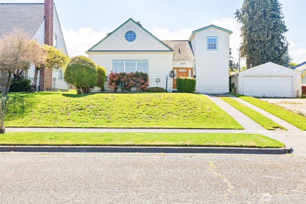 Photo of 230 W 14th Street, Port Angeles, WA 98362 (MLS # 2517794)