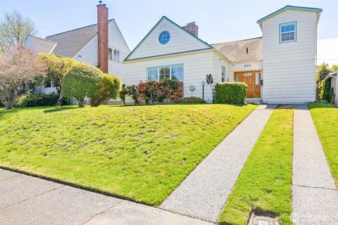 Photo of 230 W 14th Street, Port Angeles, WA 98362 (MLS # 2517794)