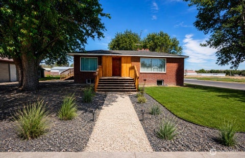 Photo of 134 4th Avenue SE, Soap Lake, WA 98851 (MLS # 2529954)