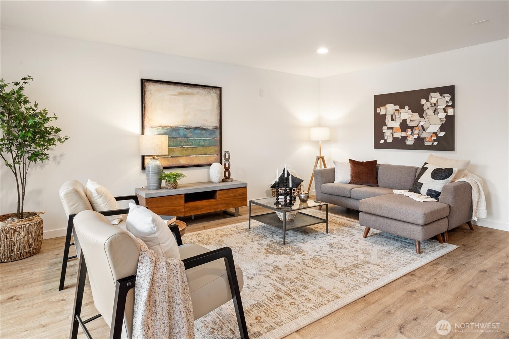 2501 Canterbury Lane E 122