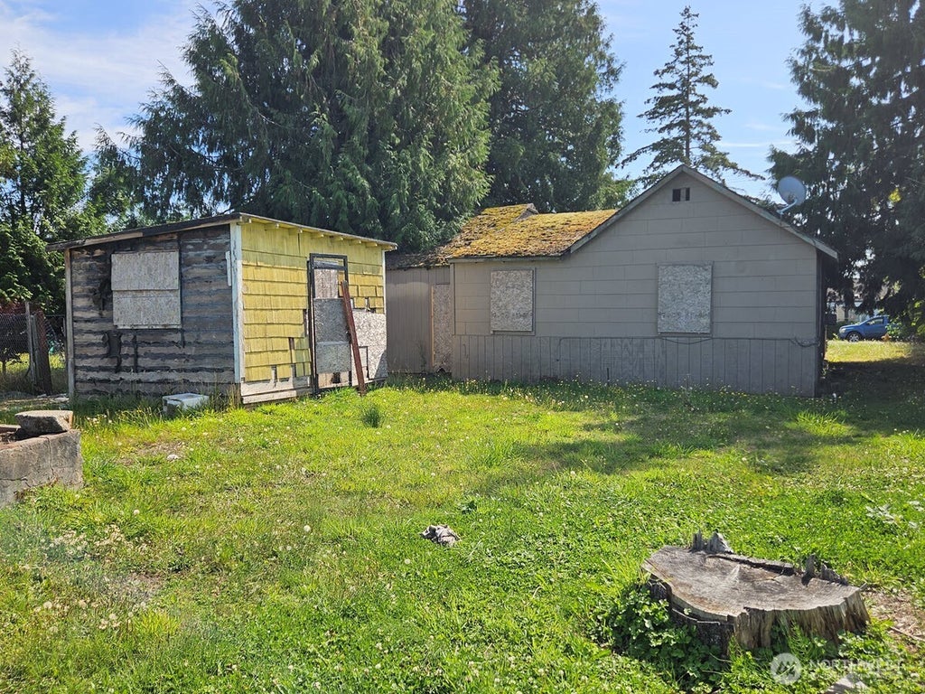 Photo of 911 Miller Street, Kelso, WA 98626 (MLS # 2583035)