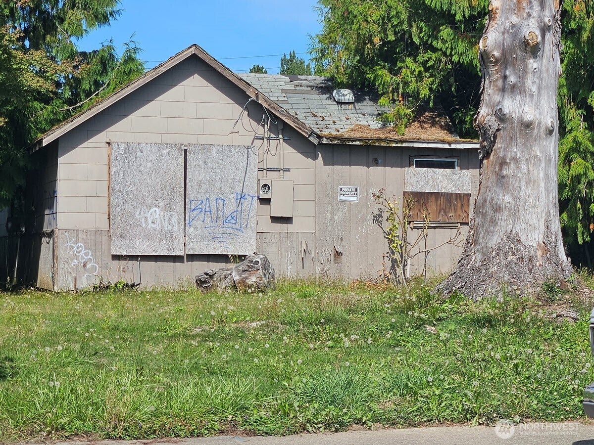 911 Miller Street