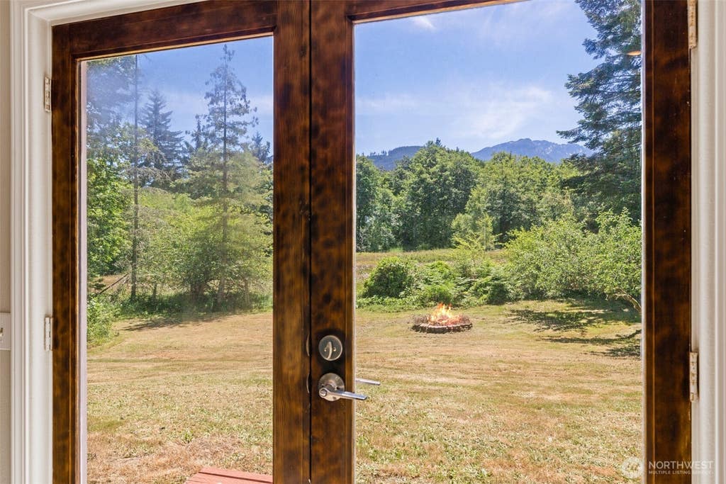 Photo of 1806 Monroe Road, Port Angeles, WA 98362 (MLS # 2547134)