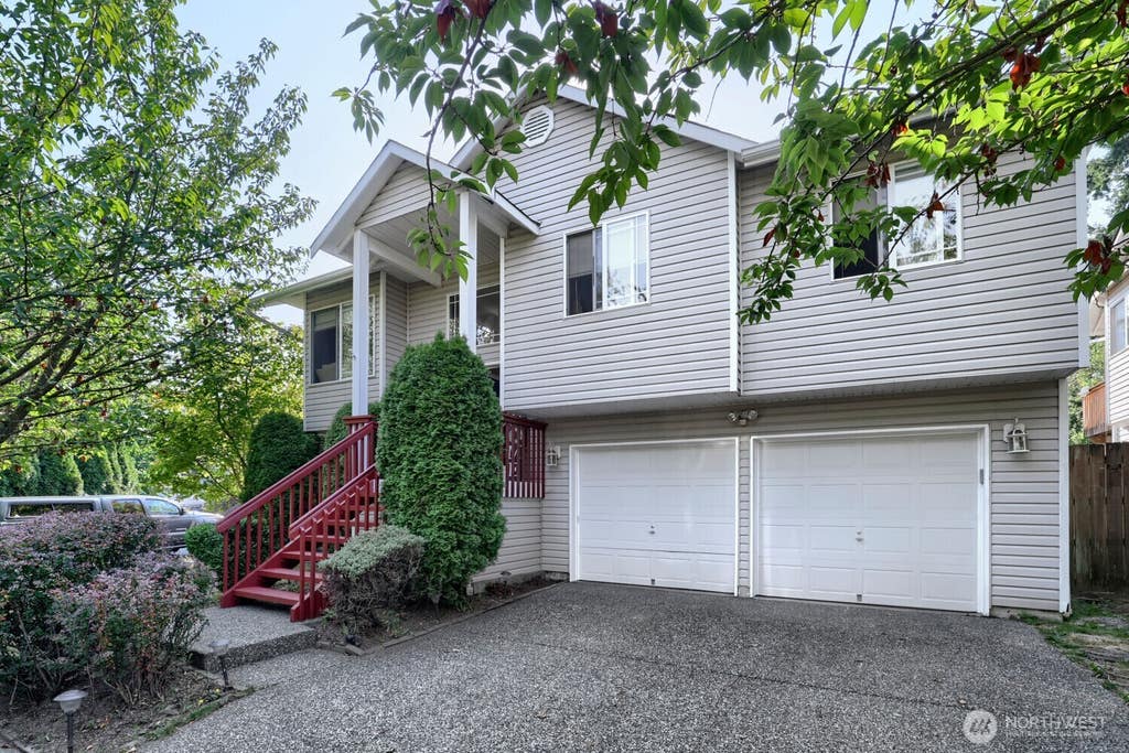 Photo of 620 90th Street SW, Everett, WA 98204 (MLS # 2574882)