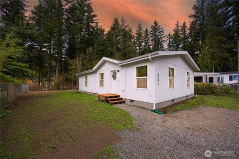 Photo of 8597 Golden Valley Drive, Maple Falls, WA 98266 (MLS # 2578695)