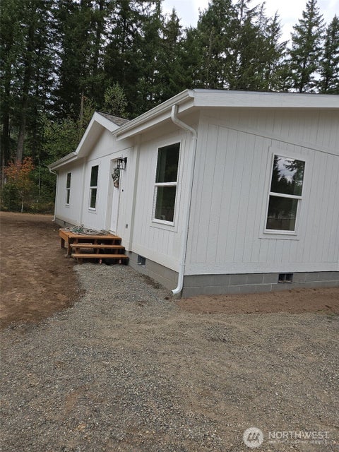 Photo of 8597 Golden Valley Drive, Maple Falls, WA 98266 (MLS # 2578695)