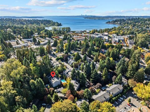 Photo of 12044 100th Avenue NE #H102, Kirkland, WA 98034 (MLS # 2445015)