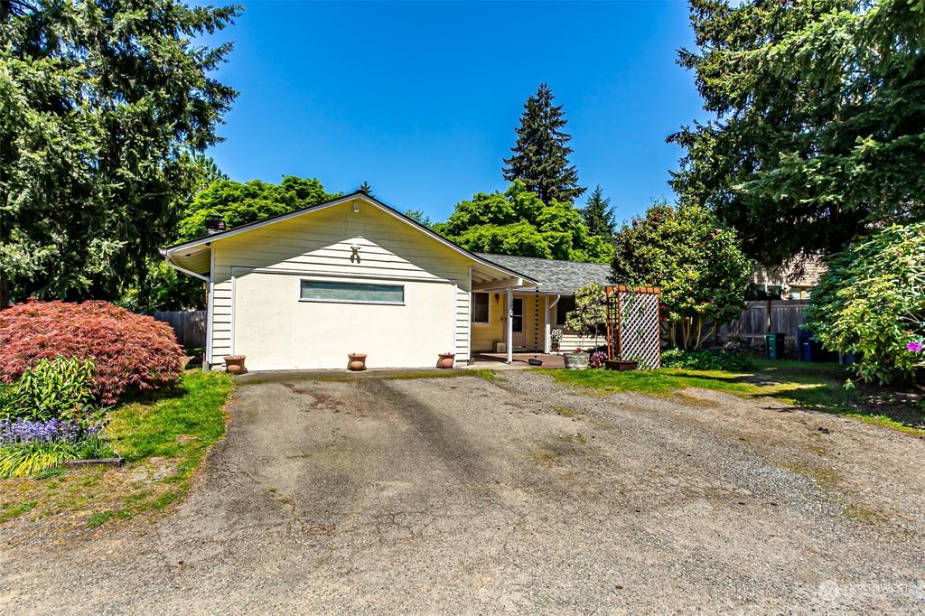 Photo of 9420 171st Avenue NE, Redmond, WA 98052 (MLS # 2064768)