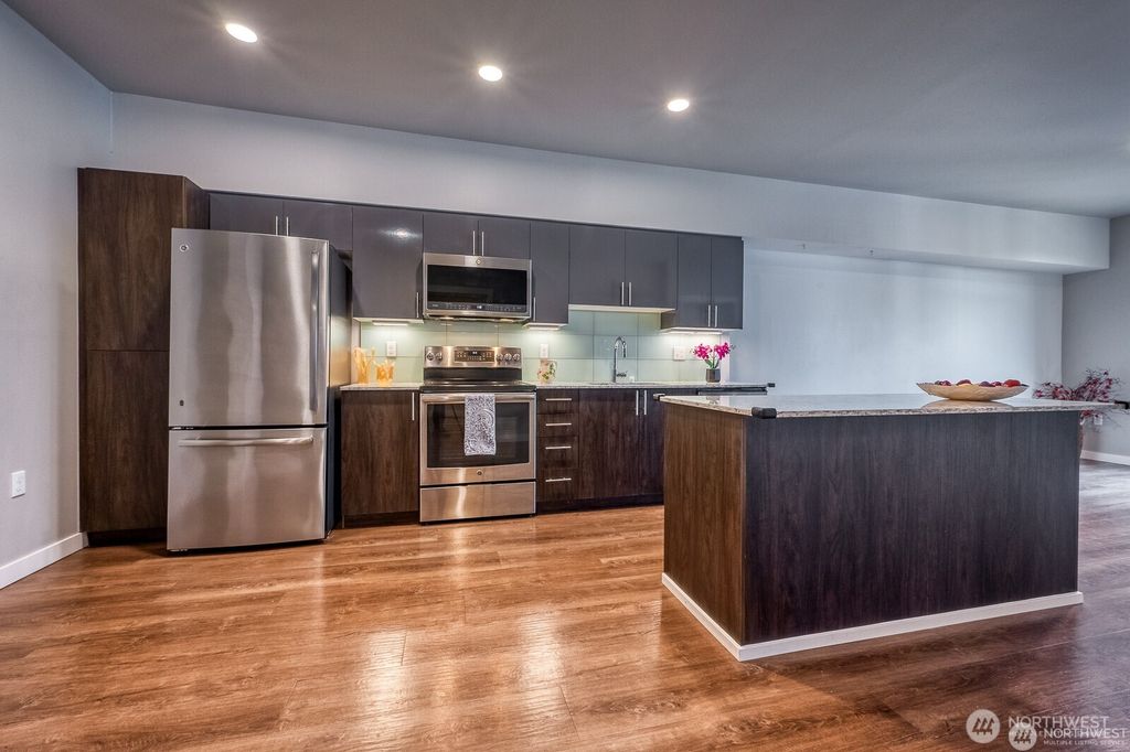 Photo of 1085 103rd Avenue NE #526, Bellevue, WA 98004 (MLS # 2409975)