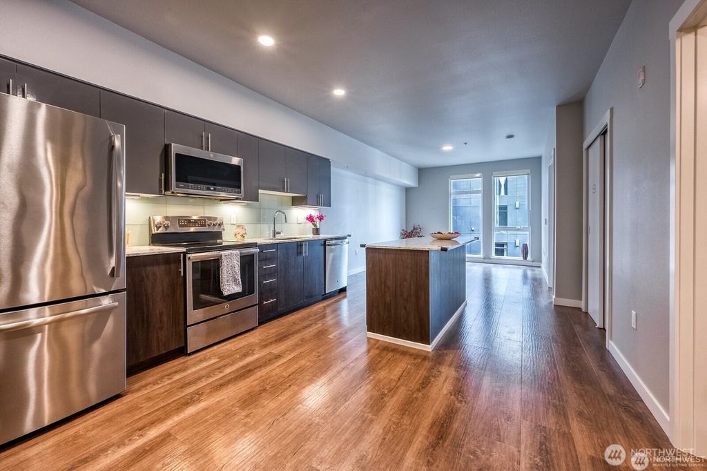 Photo of 1085 103rd Avenue NE #526, Bellevue, WA 98004 (MLS # 2409975)