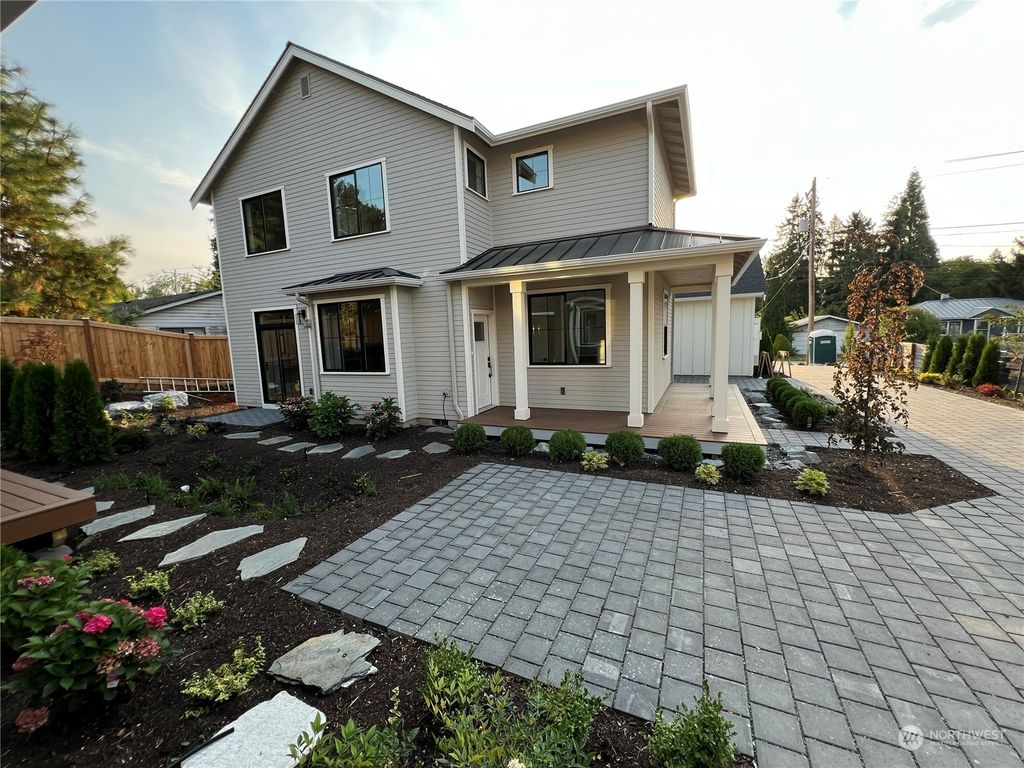 Photo of 5208 18th Avenue SW, Seattle, WA 98106 (MLS # 2284487)