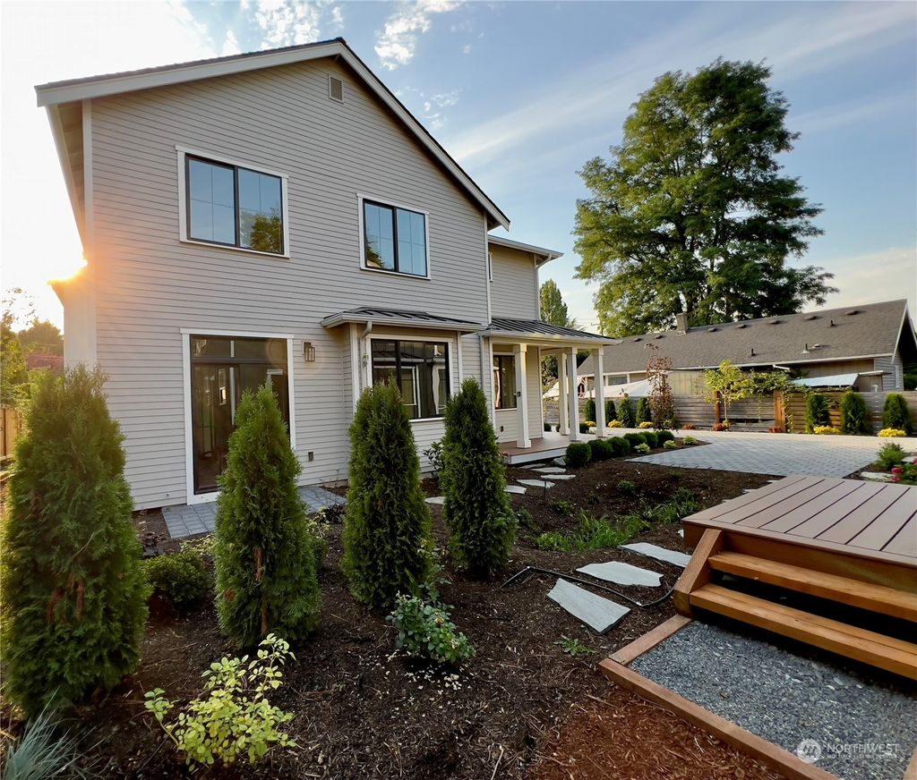 Photo of 5208 18th Avenue SW, Seattle, WA 98106 (MLS # 2284487)