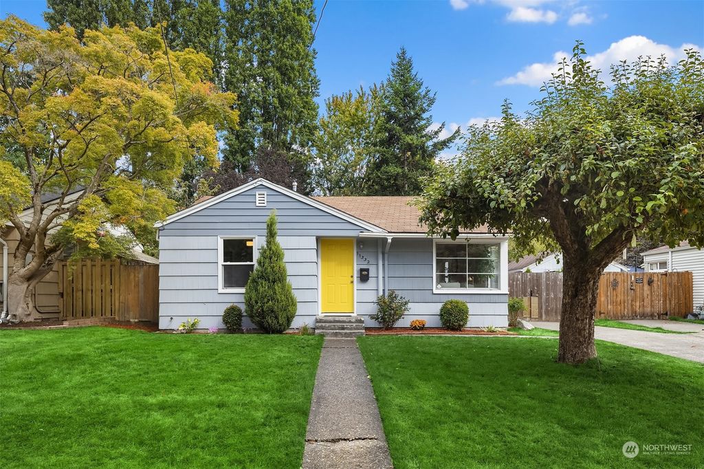 Photo of 11332 12th Avenue NE, Seattle, WA 98125 (MLS # 2155077)