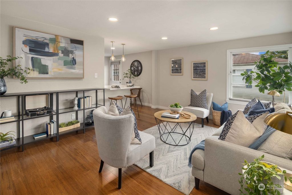 Photo of 11332 12th Avenue NE, Seattle, WA 98125 (MLS # 2155077)