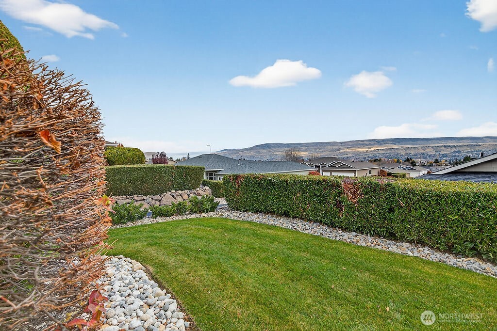 1845 Maple Street 26