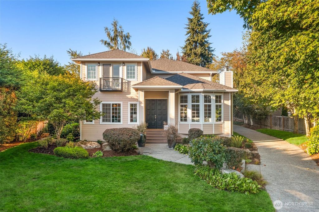 Photo of 8626 NE 121st Place, Kirkland, WA 98034 (MLS # 2439137)