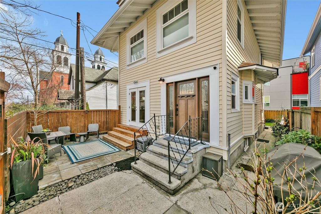 Photo of 1711 E Marion Street, Seattle, WA 98122 (MLS # 2347387)