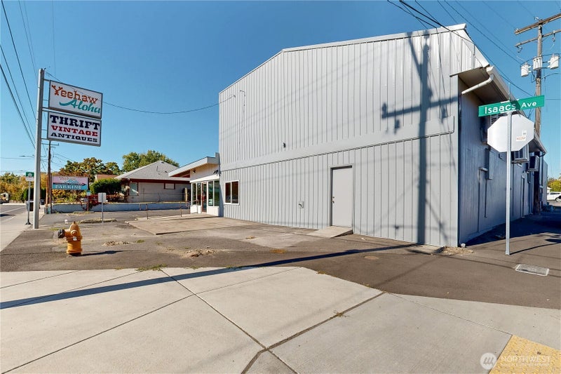 1439 Isaacs Avenue
