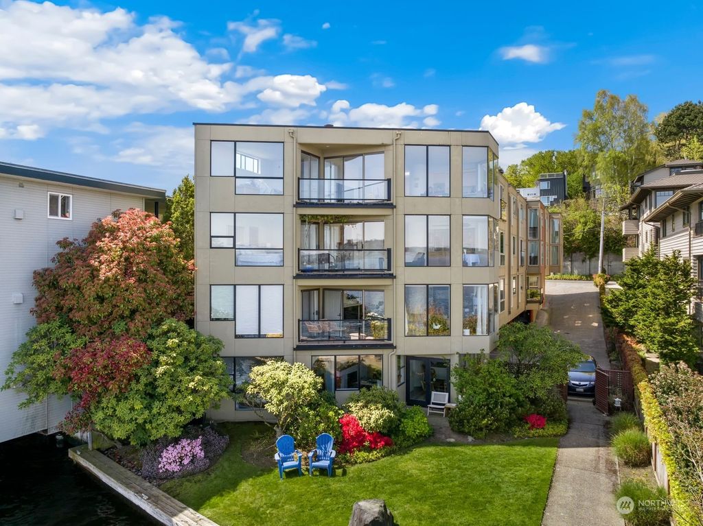 Photo of 510 Lakeside Avenue S #5, Seattle, WA 98144 (MLS # 2228354)