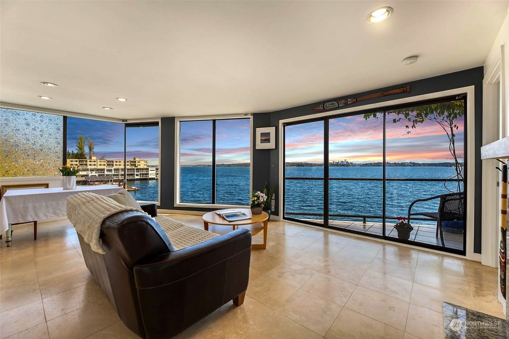 Photo of 510 Lakeside Avenue S #5, Seattle, WA 98144 (MLS # 2228354)