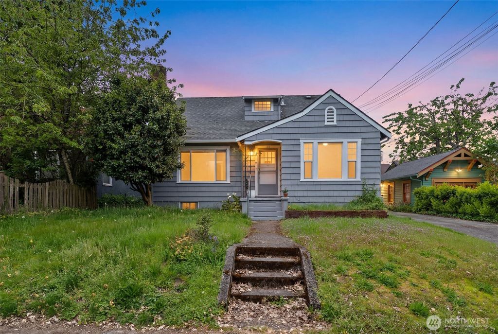 Photo of 1813 Franklin Street SE, Olympia, WA 98501 (MLS # 2519345)