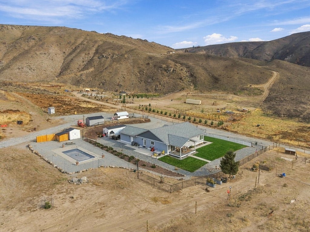 Photo of 9 Buyas Drive, Orondo, WA 98843 (MLS # 2596602)