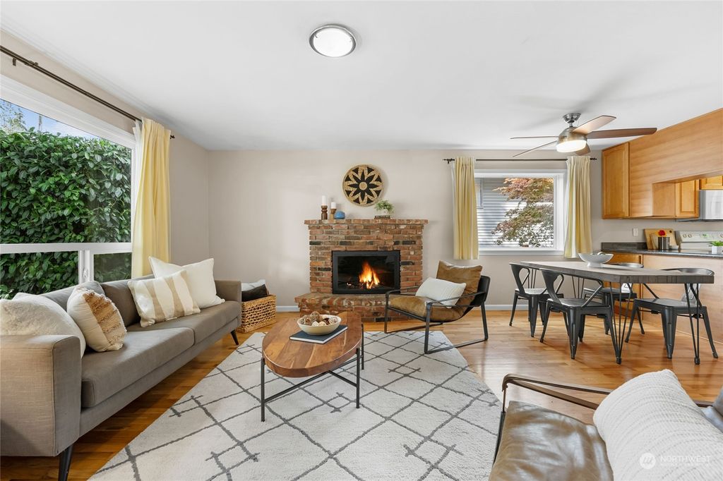 Photo of 10540 N Park Avenue N, Seattle, WA 98133 (MLS # 2295684)