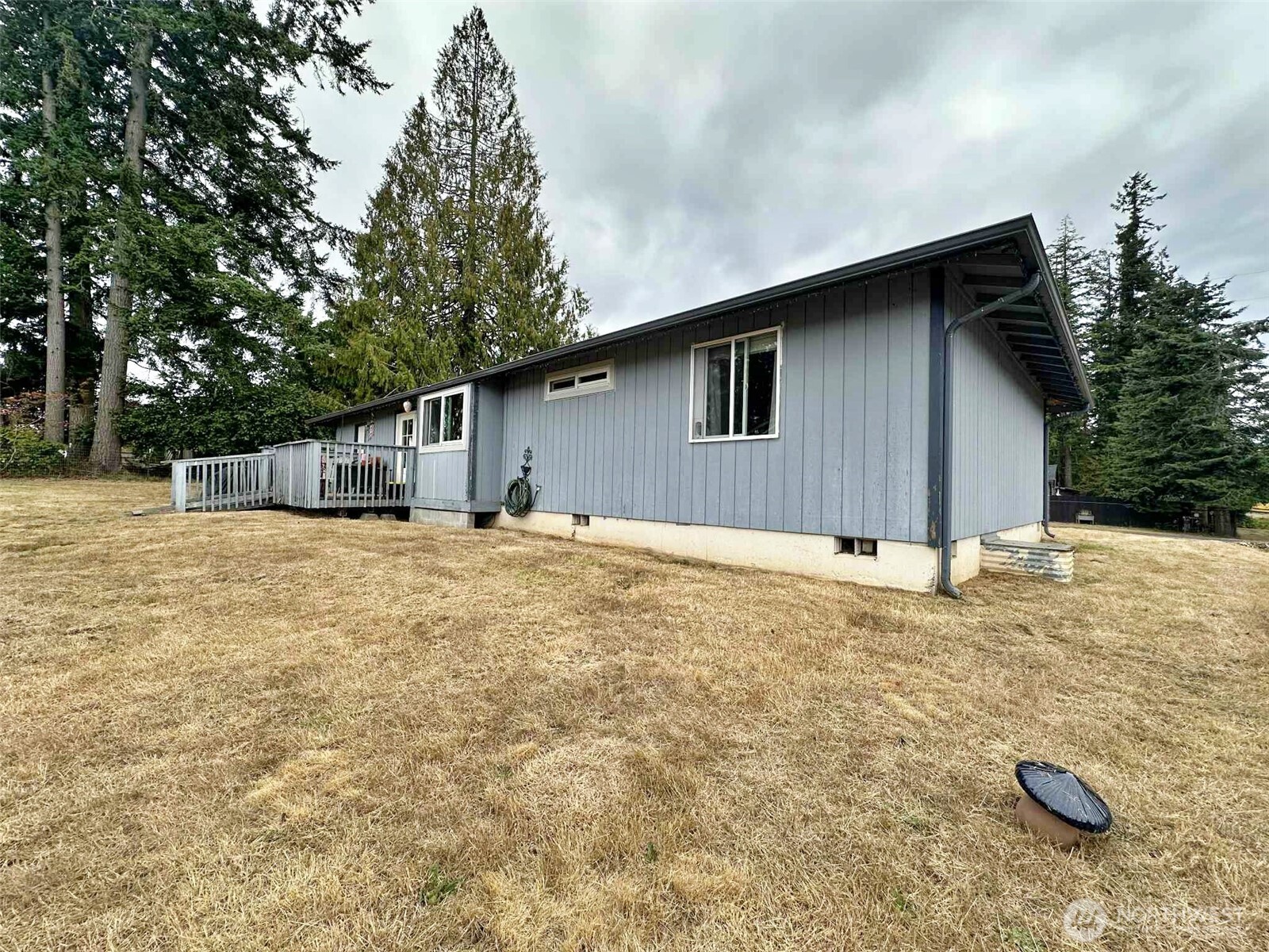 907 W Grand Boulevard
