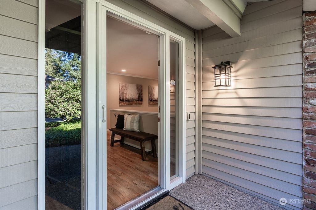 Photo of 9015 SE 51st Place, Mercer Island, WA 98040 (MLS # 2173069)