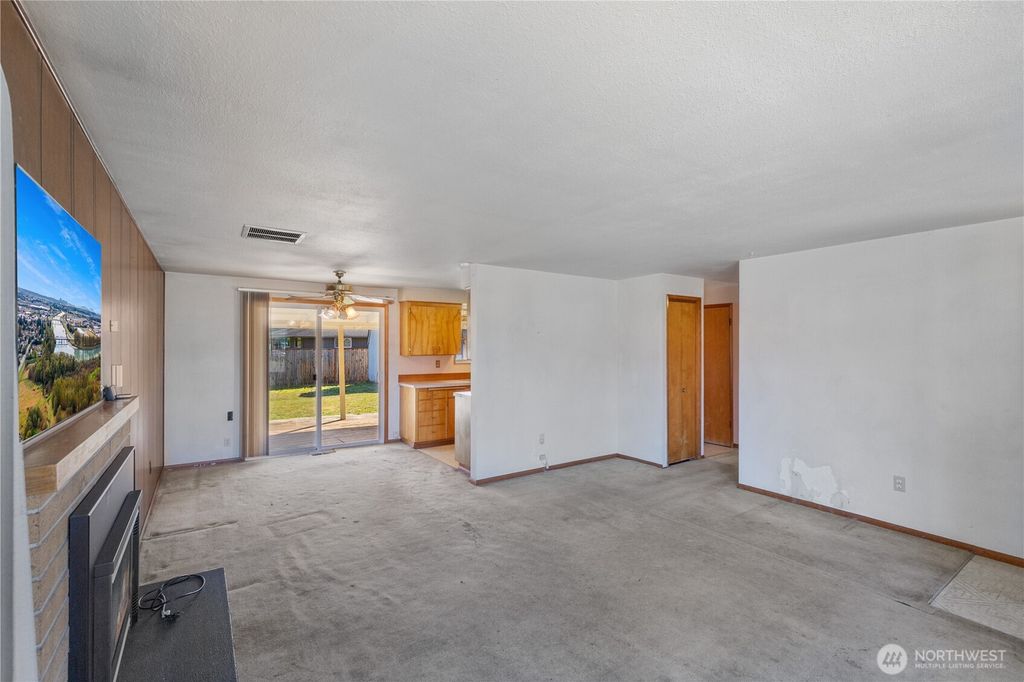 Photo of 5026 135th Place NE, Marysville, WA 98271 (MLS # 2436609)