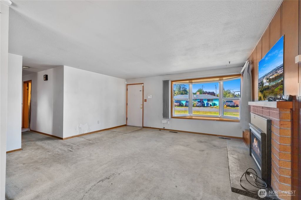 Photo of 5026 135th Place NE, Marysville, WA 98271 (MLS # 2436609)