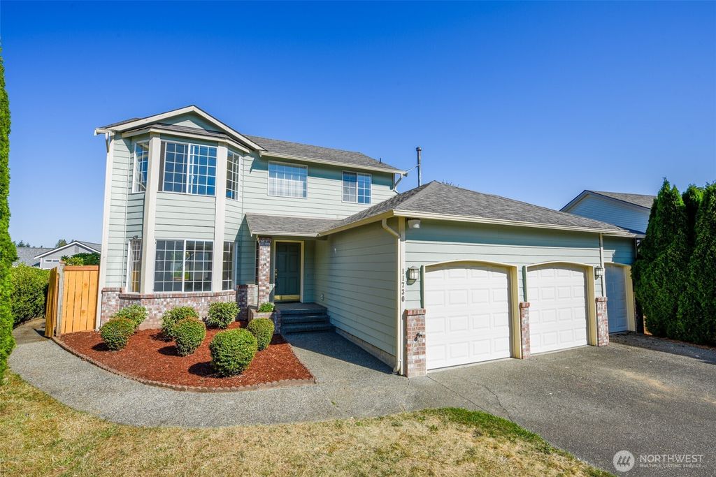 Photo of 11730 SE 266th Place, Kent, WA 98030 (MLS # 2434064)