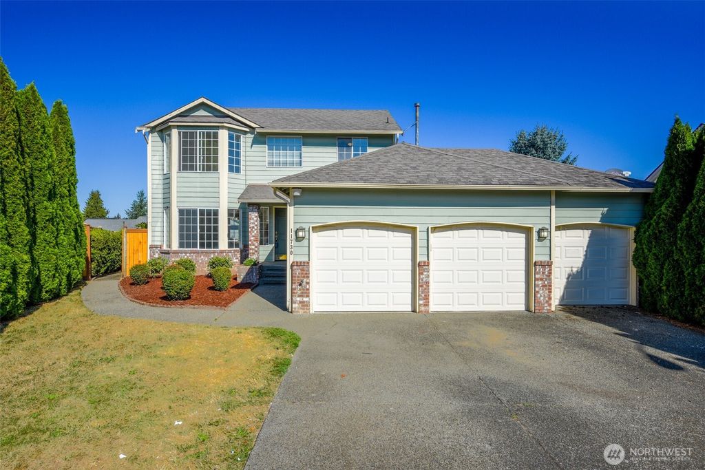 Photo of 11730 SE 266th Place, Kent, WA 98030 (MLS # 2434064)