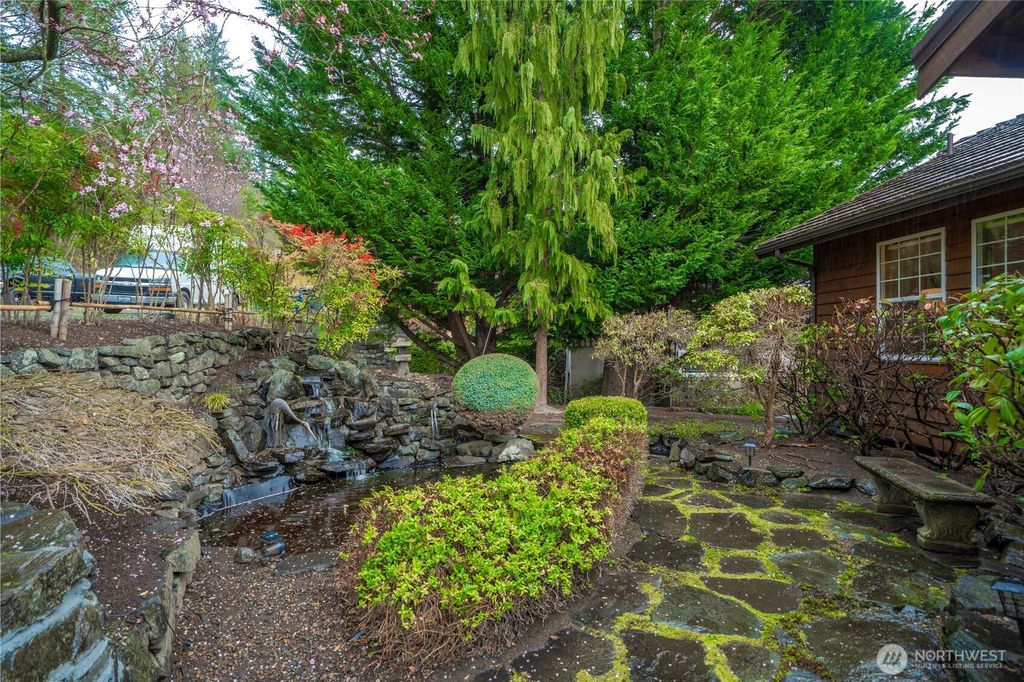 Photo of 205 Conant Drive N, Eatonville, WA 98328 (MLS # 2488373)