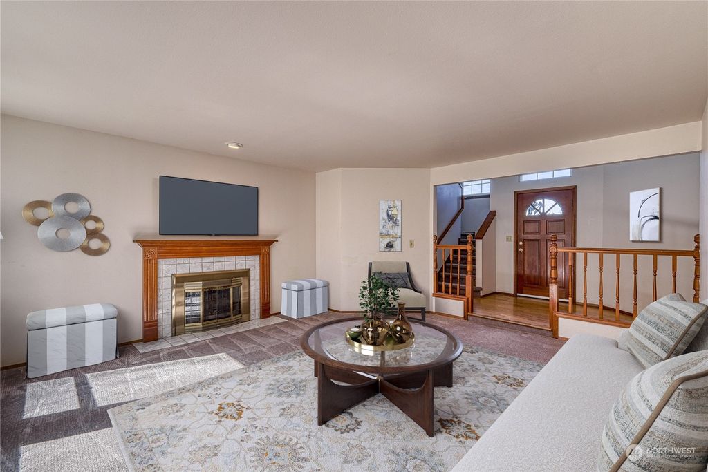 Photo of 27804 25th Dr S. Dr, Federal Way, WA 98003 (MLS # 2210784)