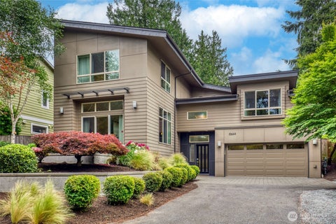 Photo of 10644 Bartlett Avenue NE, Seattle, WA 98125 (MLS # 2537779)