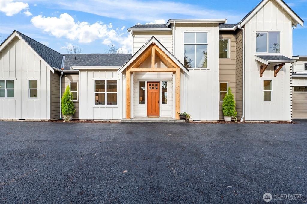 Photo of 2811 McHugh Avenue, Enumclaw, WA 98022 (MLS # 2459573)