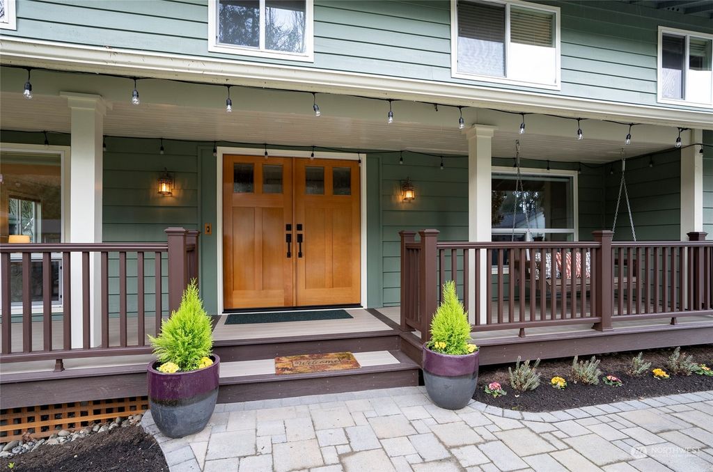 Photo of 11620 NE 144th Place, Kirkland, WA 98034 (MLS # 2199314)