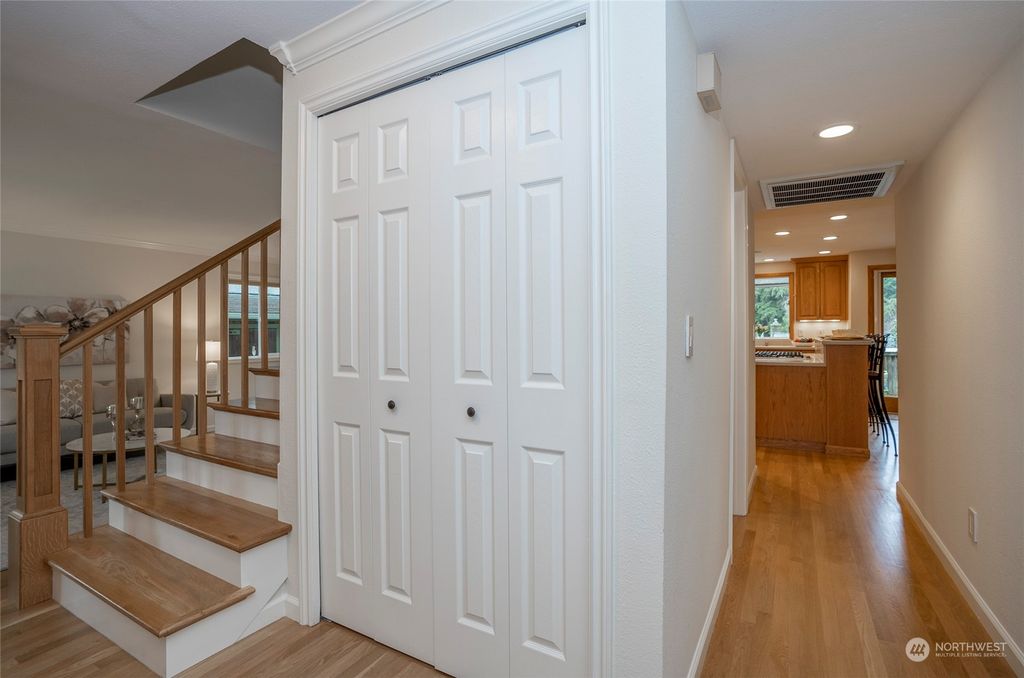 Photo of 11620 NE 144th Place, Kirkland, WA 98034 (MLS # 2199314)